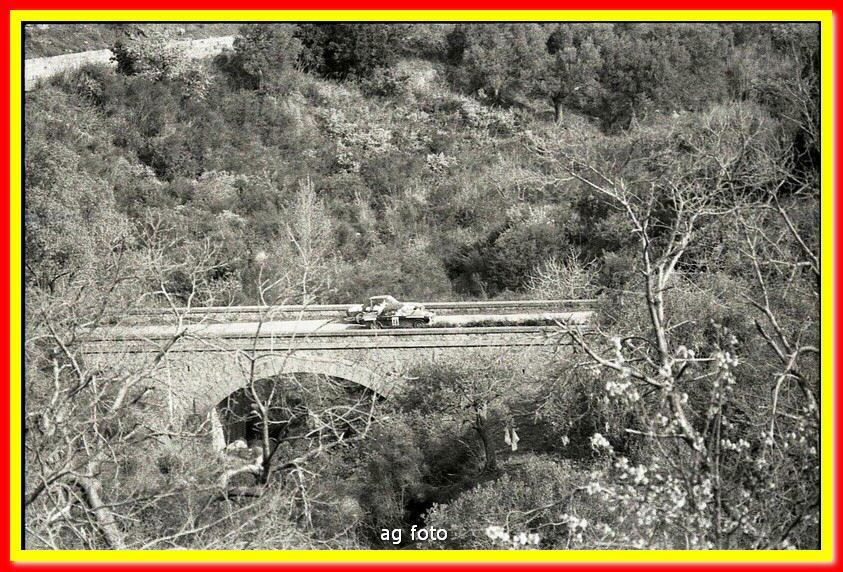 1975p07020_tn.jpg